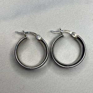 Simple smooth small sleeper SnapBack hoop earrings